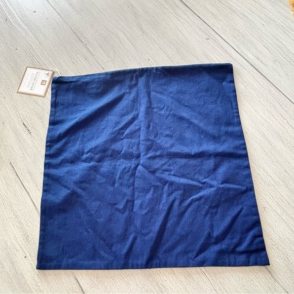 New POTTERY BARN TEEN Blue White Dip Dyed Velvet Square Pillow Cover 18” X 18” - Picture 5 of 7